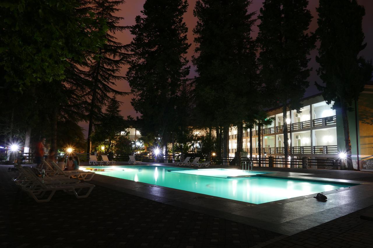 Heliopark Gora Bagrata Hotel Sukhumi Exterior photo